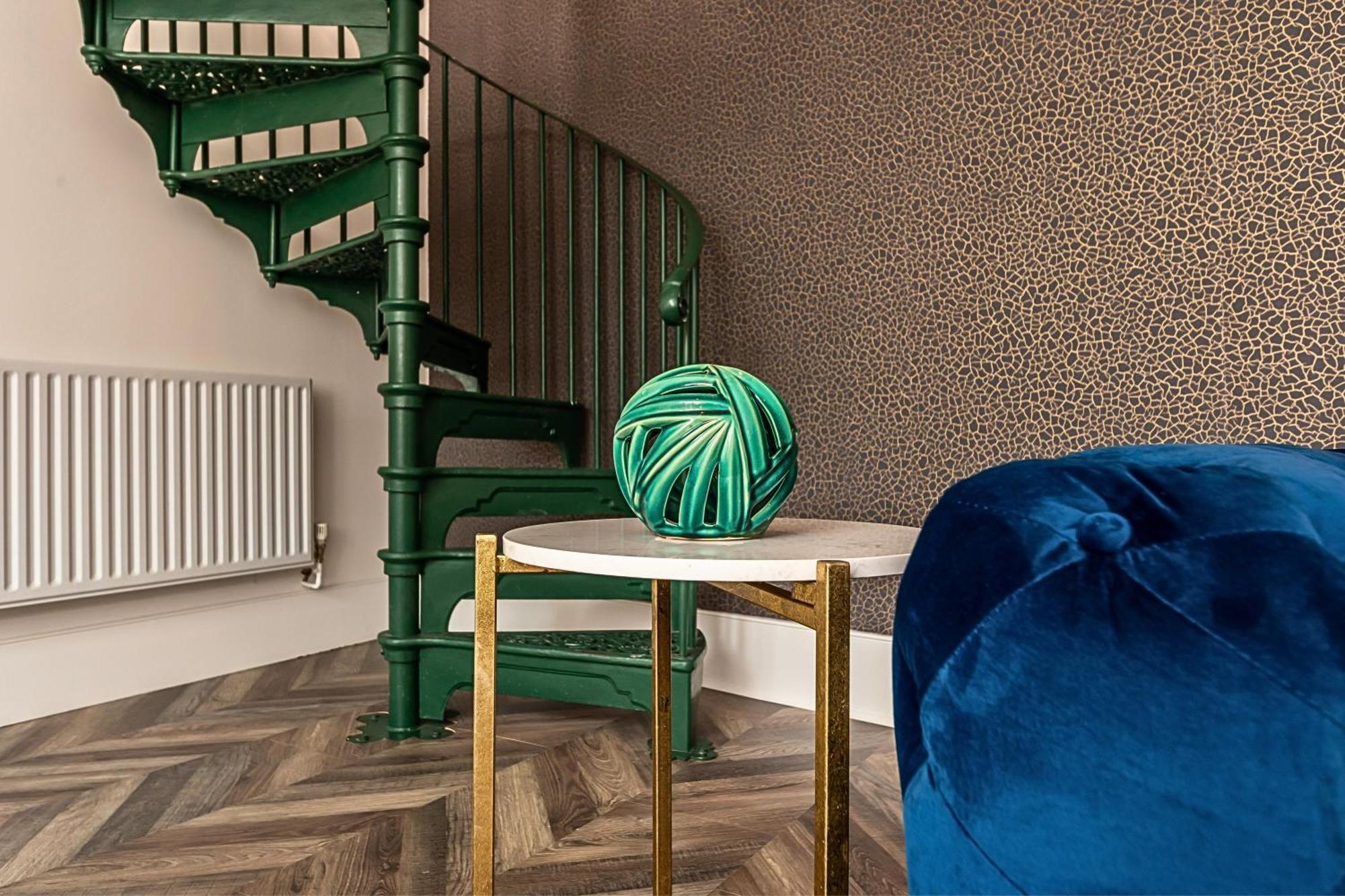 The Secret Kensington Garden Mews-2 Bedroom Full House-2 Train Lines- Spacious-Kings Road- Harrods -Chelsea Stadium-Private Small Patio London Bagian luar foto