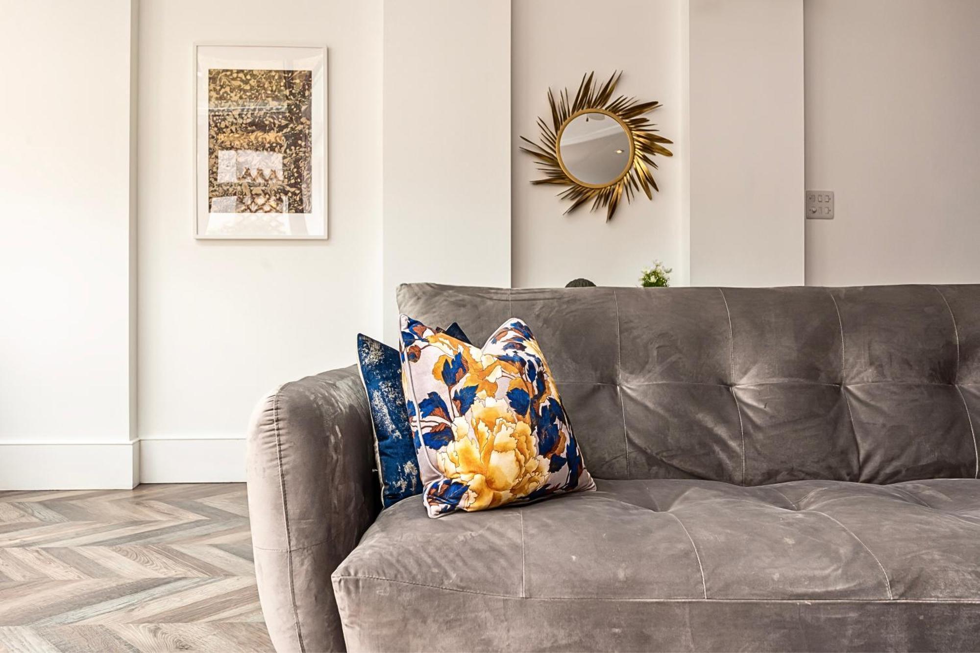 The Secret Kensington Garden Mews-2 Bedroom Full House-2 Train Lines- Spacious-Kings Road- Harrods -Chelsea Stadium-Private Small Patio London Bagian luar foto